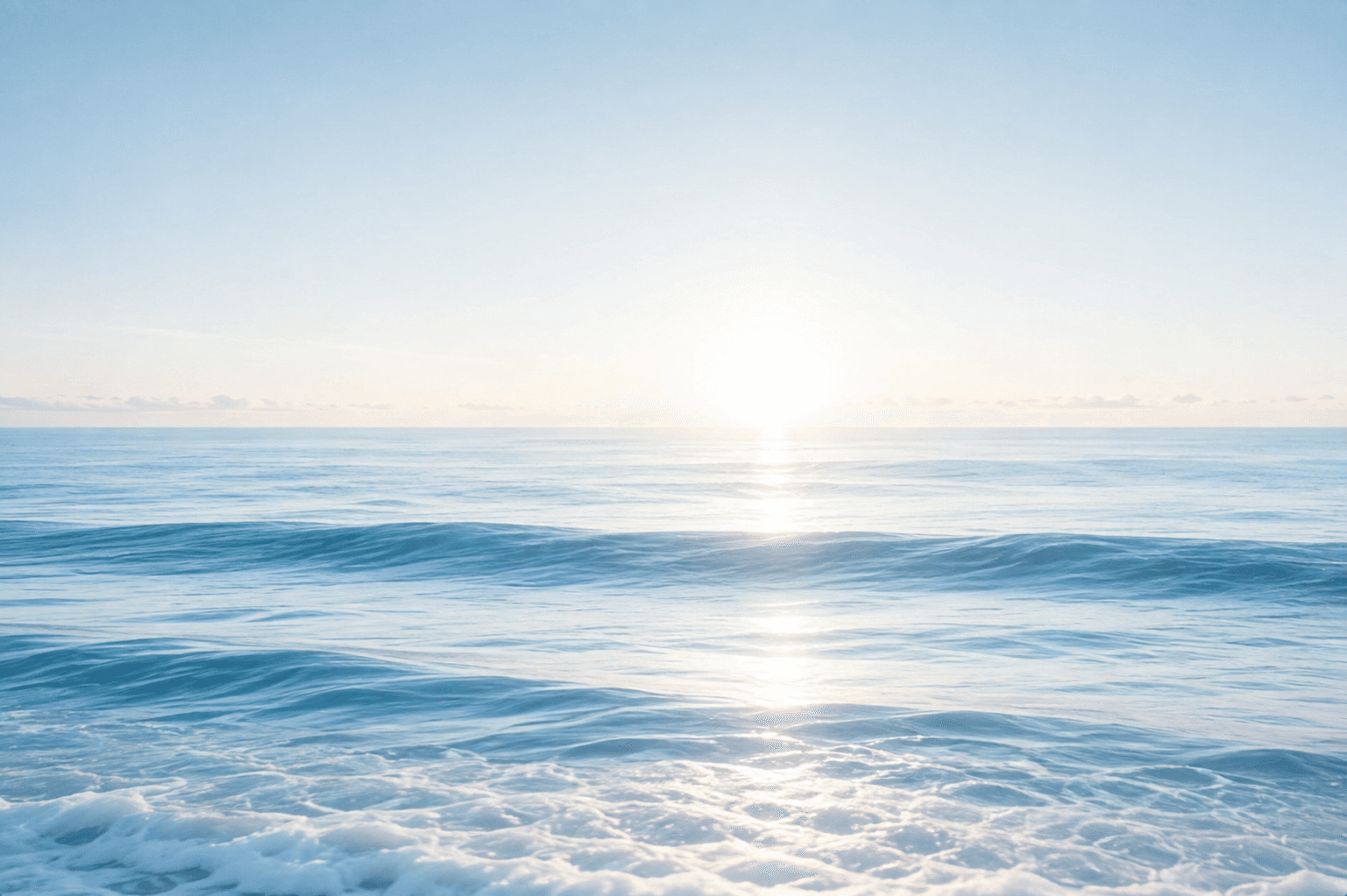 Fala jednego oceanu o wschodzie słońca